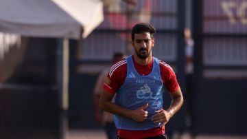 فحص طبي لـ بن رمضان في مران الأهلي