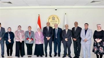 التعليم: إتاحة جميع المناهج المطورة للطلاب والمعلمين وأولياء الأمور