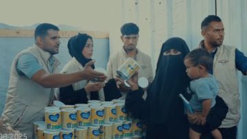اللجنة المصرية تقدم حليب الأطفال للمستحقين من أهالي غزة.. فيديو اللجنة المصرية تقدم حليب الأطفال للمستحقين من أهالي غزة.. فيديو