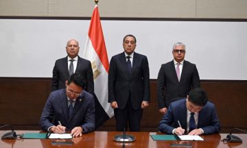 رئيس الوزراء يشهد توقيع عقد إنشاء مصنع مجموعة سايلون الصينية للإطارات رئيس الوزراء يشهد توقيع عقد إنشاء مصنع مجموعة سايلون الصينية للإطارات