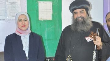 الأنبا بيسنتي أسقف أبنوب والفتح وأسيوط ييدلي بصوته في انتخابات الشيوخ صور