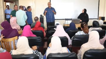 تدريب معلمي العلوم على مناهج أولى إعدادي المطورة بالخارجة