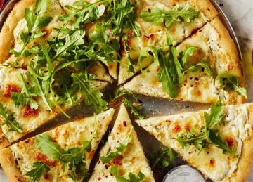 صلصلة البيتزا البيضا .. ترند المطاعم الجديد حضريه بأسرار من مطبخك (الطريقة والخطوات) صلصلة البيتزا البيضا .. ترند المطاعم الجديد حضريه بأسرار من مطبخك (الطريقة والخطوات)