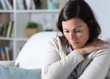 لما يتحول الحب إلى قلق.. 4 علامات للعلاقة غير الصحية لما يتحول الحب إلى قلق.. 4 علامات للعلاقة غير الصحية