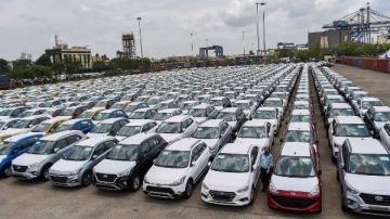 لو بتفكر تشتري عربية..شعبة السيارات تكشف أفضل توقيت للشراء