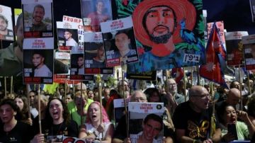 احتجاجات واسعة في تل أبيب وحيفا ضد الحرب على غزة.. صور احتجاجات واسعة في تل أبيب وحيفا ضد الحرب على غزة.. صور