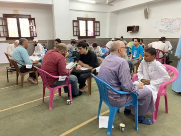 القرآن يتلى كما أنزل.. الأزهر يجمع الآلاف في سرد قرآني مهيب وتسميع كامل للمصحف