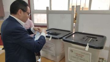 هشام الحصرى يدلي بصوته في انتخابات الشيوخ.. ويؤكد: مشاركة المواطنين ضرورة وطنية