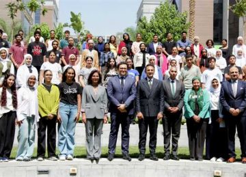 وزير الثقافة يلتقي شباب الدفعة الأولى من البرنامج الرئاسي لتأهيل النشء للقيادة وزير الثقافة يلتقي شباب الدفعة الأولى من البرنامج الرئاسي لتأهيل النشء للقيادة