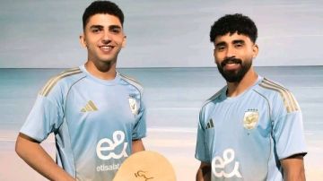 الأهلي يعلن عن قميصه الثالث في الموسم الجديد .. شاهد