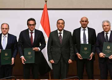 الحكومة توقع بروتوكول تعاون لإنشاء وتطوير خمس مدارس تكنولوجيا تطبيقية متخصصة في صناعة الأدوية الحكومة توقع بروتوكول تعاون لإنشاء وتطوير خمس مدارس تكنولوجيا تطبيقية متخصصة في صناعة الأدوية