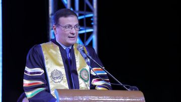 وزير الزراعة يشهد حفل تخرج دفعة جديدة من الأكاديمية العربية للعلوم