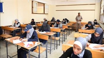 وفاة رئيس لجنة بامتحانات الثانوية العامة الدور الثاني إثر أزمة قلبية في قنا وفاة رئيس لجنة بامتحانات الثانوية العامة الدور الثاني إثر أزمة قلبية في قنا