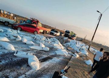 إصابة 6 أشخاص في انقلاب سيارة ملاكي بطريق الجلالة الكيلو 106 إصابة 6 أشخاص في انقلاب سيارة ملاكي بطريق الجلالة الكيلو 106