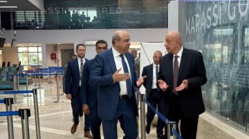 تزامنا مع المهرجان الصيفي .. وزير الطيران يتفقد التشغيل بمطار العلمين