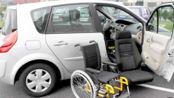 مطالب للحكومة بإعادة فترة السماح لاستيراد سيارات جديدة لذوي الإعاقة إلى 5 سنوات