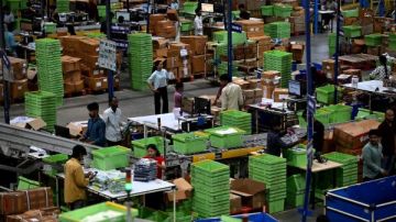 400 مليار دولار على المحك.. كيف تؤثر الرسوم الأمريكية على الاقتصاد الهندي؟ 400 مليار دولار على المحك.. كيف تؤثر الرسوم الأمريكية على الاقتصاد الهندي؟