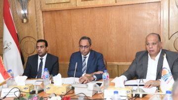 أخبار قنا..وزير التعليم يكرم 4 نابغات من مدارس النيل.. وانتهاء تجهيز 10 لجان لامتحان الدور الثاني للثانوية العامة