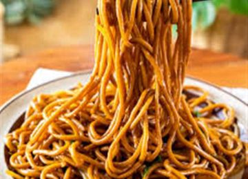 بعد وفاة الطفل حمزة.. هل النودلز تؤدي إلى الوفاة؟ (خبيرة تغذية تجيب)