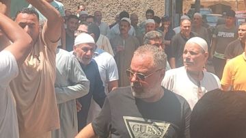 تجمعها صلة قرابة بمحمد صلاح.. نجريج تودع والدة الفنان صبحي خليل بث مباشر