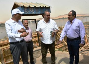 محافظ أسوان يتدخل لحل مشكلة المحولات الكهربائية بكورنيش النيل الجديد