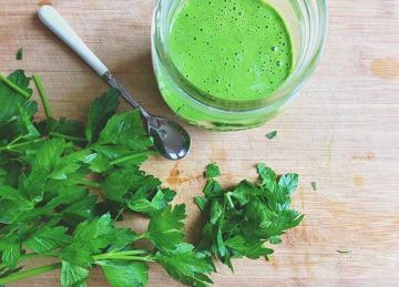 منها تخليص الجسم من المياة الزائدة.. 6 فوائد غير متوقعة لمشروب البقدونس