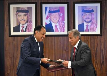 رئيسا وزراء مصر والأردن يشهدان توقيع 10 وثائق في مجالات مشتركة