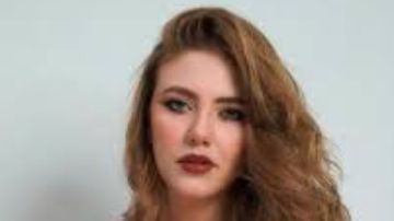 شعرها وقع .. 10 صور لـ رحمة حسن قبل إصابتها بالصلع