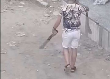 ضبط بحوزته مخدرات.. الداخلية تكشف ملابسات فيديو لشخص يلوح بسلاح أبيض بكفر الشيخ ضبط بحوزته مخدرات.. الداخلية تكشف ملابسات فيديو لشخص يلوح بسلاح أبيض بكفر الشيخ