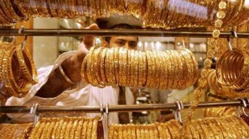 عاجل الذهب يقفز لأعلى مستوى في 4 أشهر مدعوما بآمال خفض الفائدة الأمريكية