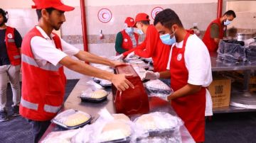 وزيرا التضامن والخارجية يتفقدان رفقة رئيس وزراء فلسطين المطبخ الإنساني والمخبز الآلي للهلال الأحمر بالعريش
