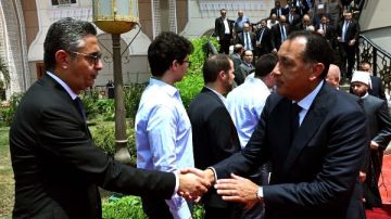 رئيس الوزراء يشارك في جنازة علي مصيلحي وزير التموين السابق بمسجد الشرطة