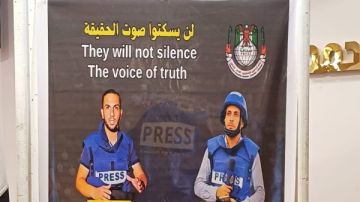 صور أنس الشريف محمد قريقع تزين اليوم التضامني مع الصحافة الفلسطينية