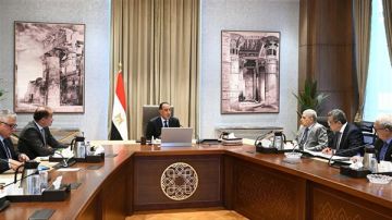 مدبولي يؤكد اهتمام الحكومة بمواصلة جهودها في ملف إعادة هيكلة الهيئات الاقتصادية