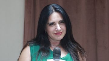 مستعجلين ليه؟.. ميرنا وليد ترد على شائعة وفاتها وتؤكد: بناتي أهم حاجة في حياتي فيديو مستعجلين ليه؟.. ميرنا وليد ترد على شائعة وفاتها وتؤكد: بناتي أهم حاجة في حياتي فيديو