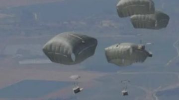 الأردن ينفذ إنزالا جويا جديدا لغزة بمشاركة ألمانيا والإمارات وإندونيسيا الأردن ينفذ إنزالا جويا جديدا لغزة بمشاركة ألمانيا والإمارات وإندونيسيا