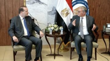 البترول تبحث مع إنرجوس العالمية التعاون القائم في سفن التغييز البترول تبحث مع إنرجوس العالمية التعاون القائم في سفن التغييز