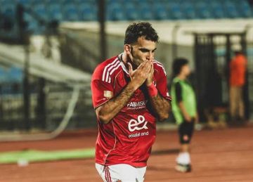 زيزو يعزز تقدم الأهلي بهدف ثالث في شباك فاركو (فيديو) زيزو يعزز تقدم الأهلي بهدف ثالث في شباك فاركو (فيديو)