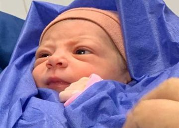  والدتها ألقتها وشدت السيفون .. العثور على رضيعة داخل مرحاض مستشفى في بورسعيد