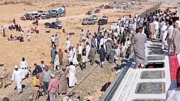 حادث قطار مطروح قصة حزينة .. وفاة 3 وإصابة 94 والحكومة تنتفض للإنقاذ