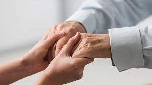 قانون المسنين ينصف الأضعف إقامة حرة ورعاية كاملة على نفقة الدولة