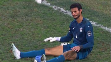 النيابة تناظر جثمان والد محمد الشناوي.. إصابات في الرأس والجسم وتوفي في لحظتها النيابة تناظر جثمان والد محمد الشناوي.. إصابات في الرأس والجسم وتوفي في لحظتها