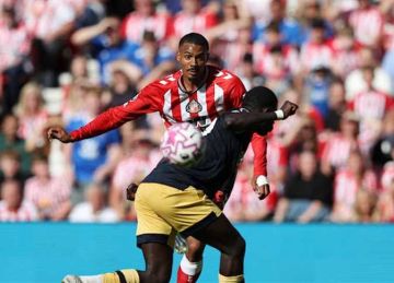 سندرلاند يفاجي وست هام بثلاثية في الدوري الإنجليزي الممتاز