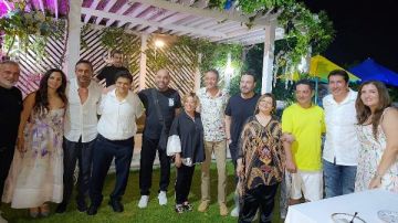 عاصي الحلاني بصحبة هاني رمزي وأصدقائه المقربين فى الساحل الشمالي عاصي الحلاني بصحبة هاني رمزي وأصدقائه المقربين فى الساحل الشمالي