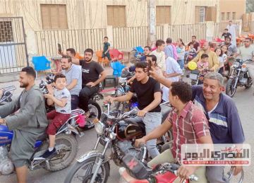 الآلاف يشاركون في احتفالات عيد أم النور بكنائس الأقصر (صور) الآلاف يشاركون في احتفالات عيد أم النور بكنائس الأقصر (صور)