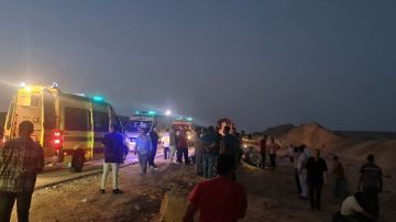 تحويل 14 مصابا في حادث أتوبيس أبوزنيمة لمستشفيات الطور ورأس سدر وشرم الشيخ تحويل 14 مصابا في حادث أتوبيس أبوزنيمة لمستشفيات الطور ورأس سدر وشرم الشيخ