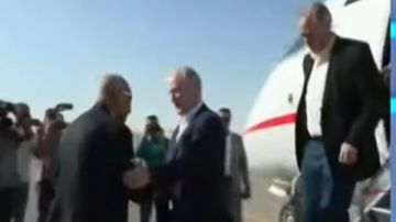 تفاصيل وصول وفد مجلس الشيوخ الأمريكي إلى مطار العريش تفاصيل وصول وفد مجلس الشيوخ الأمريكي إلى مطار العريش