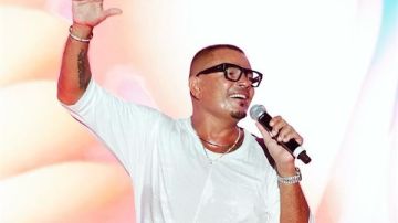 حفل أسطوري.. لـ عمرو دياب في بيروت واللبنانيون يغنون بابا وخطفوني حفل أسطوري.. لـ عمرو دياب في بيروت واللبنانيون يغنون بابا وخطفوني