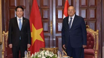 رئيس مجلس الشيوخ: حريصون على فتح آفاق جديدة للتعاون البرلماني مع فيتنام رئيس مجلس الشيوخ: حريصون على فتح آفاق جديدة للتعاون البرلماني مع فيتنام