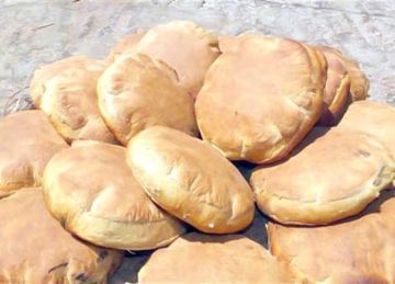 مثلت جريمتها وأرشدت عن الأدوات.. حبس الضرة المتهمة بدس السم لزوجها وأطفاله الـ6 في دلجا